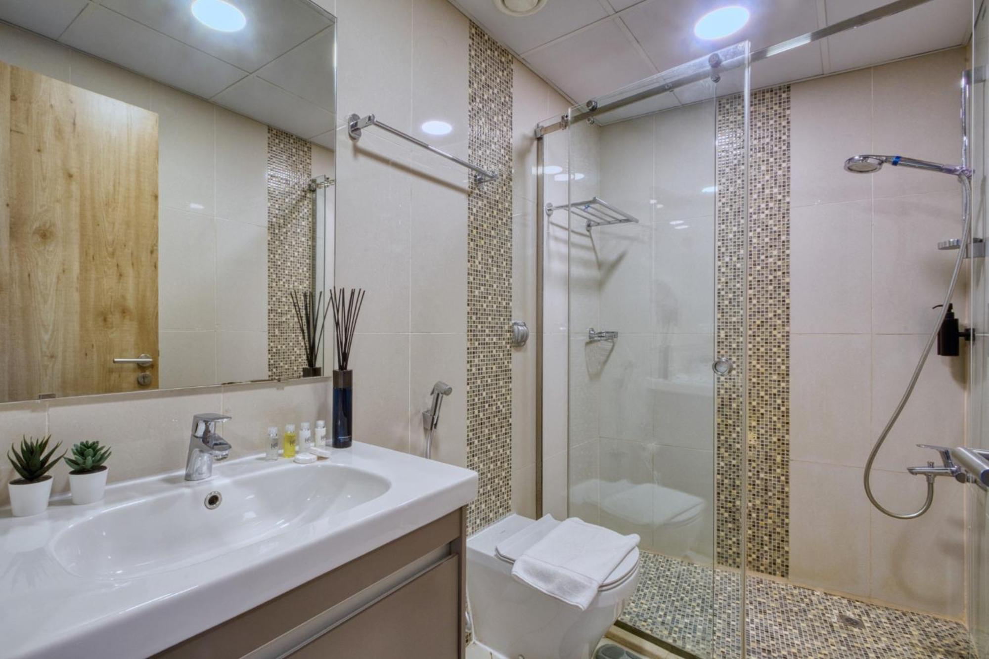 Apartment Vibrant Waterfront Duplex In Marina *