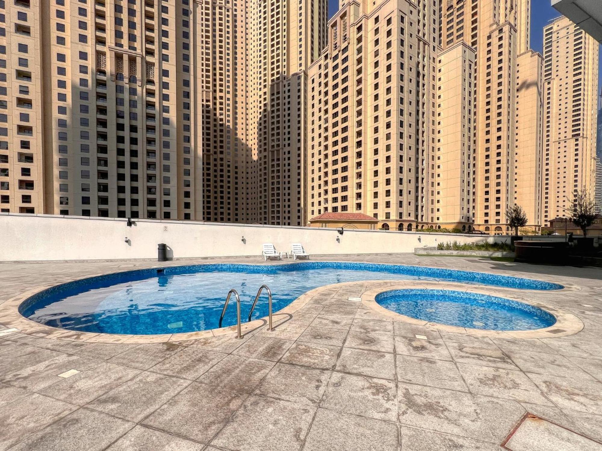 Apartment Vibrant Waterfront Duplex In Marina Dubai