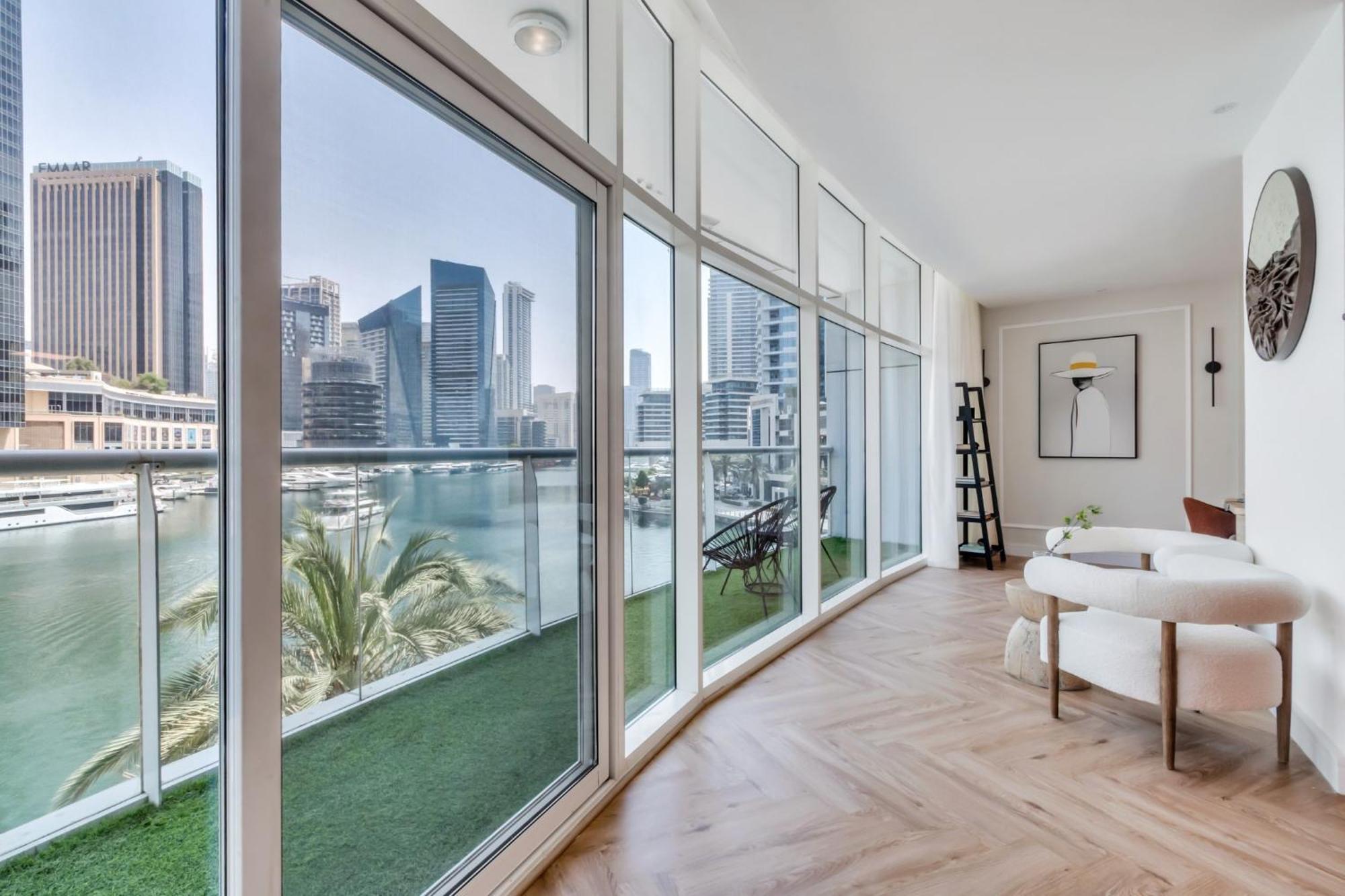 Vibrant Waterfront Duplex In Marina Apartment Dubai