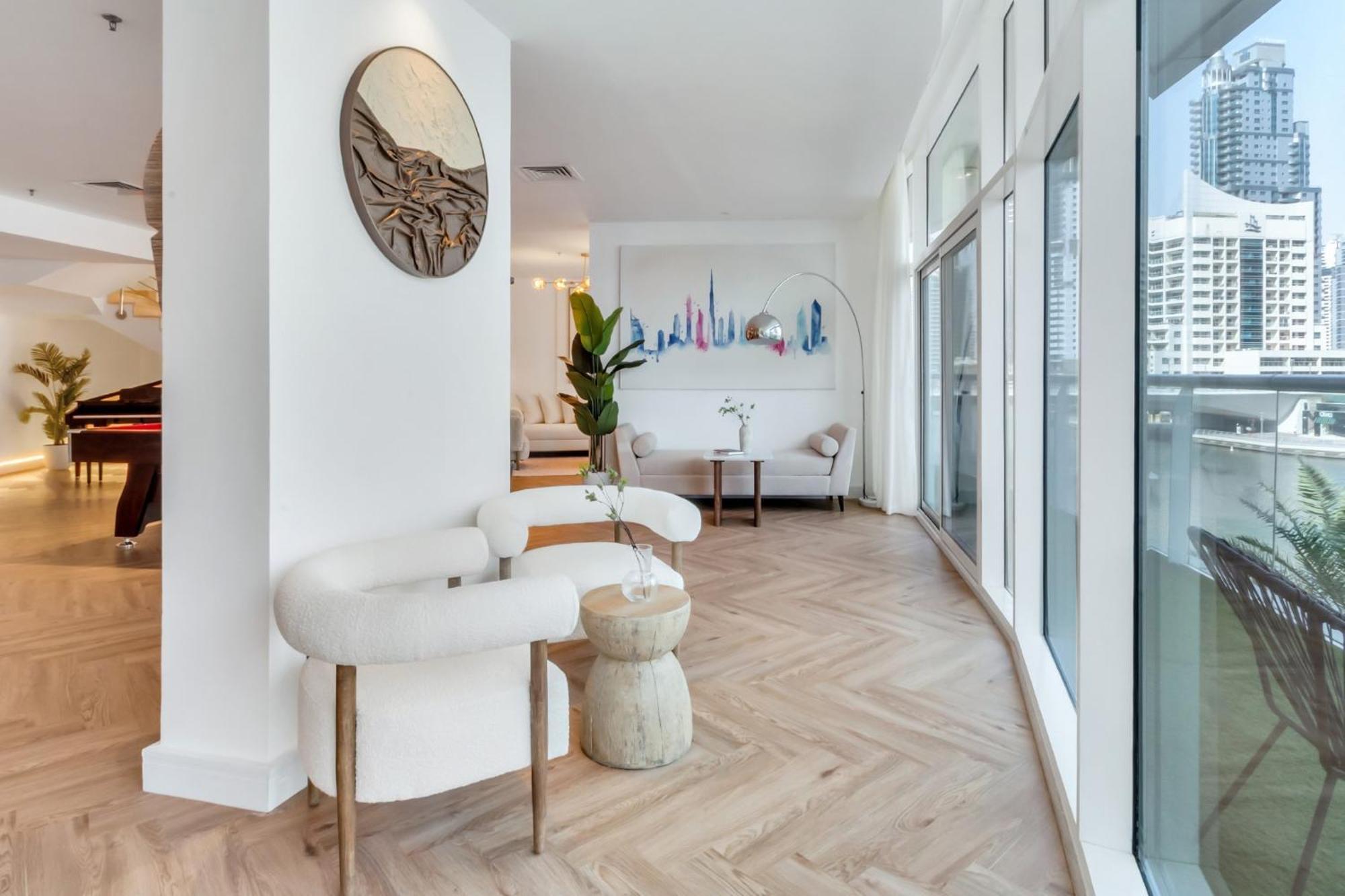 Apartment Vibrant Waterfront Duplex In Marina Dubai