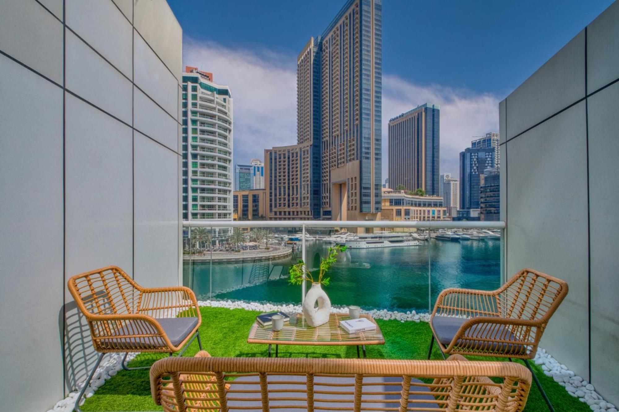 Vibrant Waterfront Duplex In Marina * Dubai