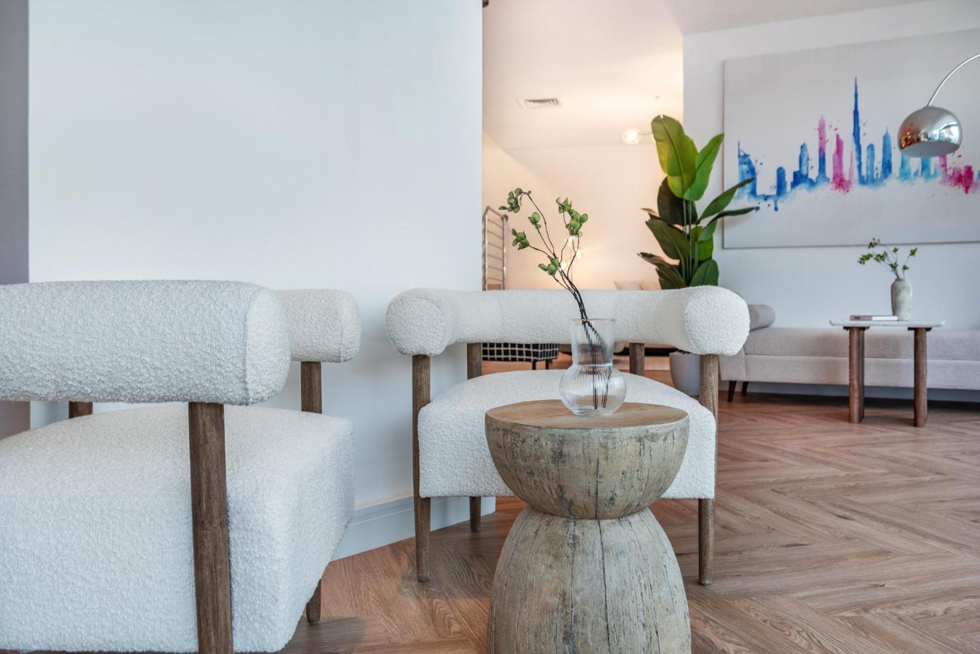 Apartment Vibrant Waterfront Duplex In Marina Dubai